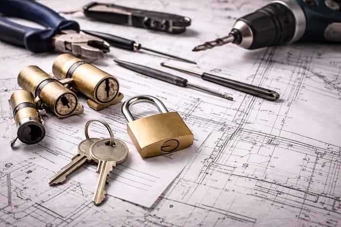 Comment éviter les frais abusifs en serrurerie à Genève